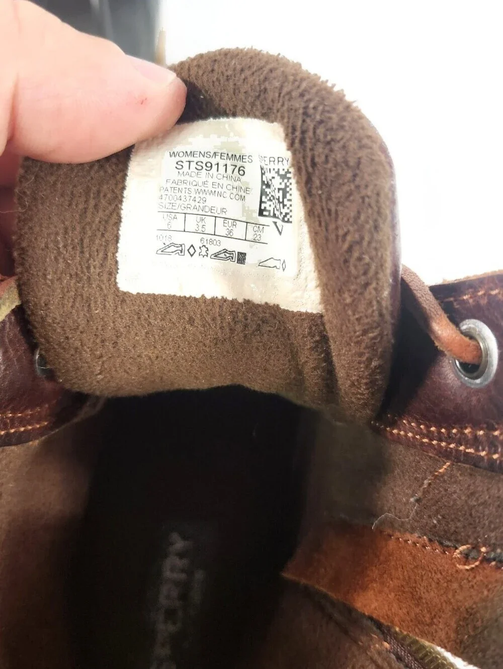 Sperry brown black